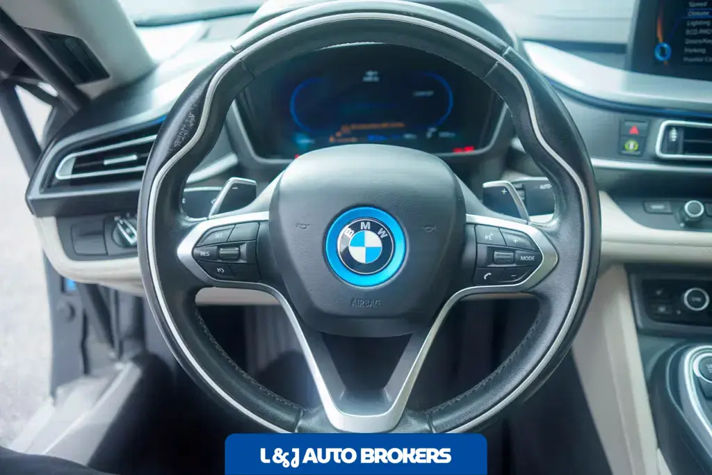 2016 BMW I8 Giga World