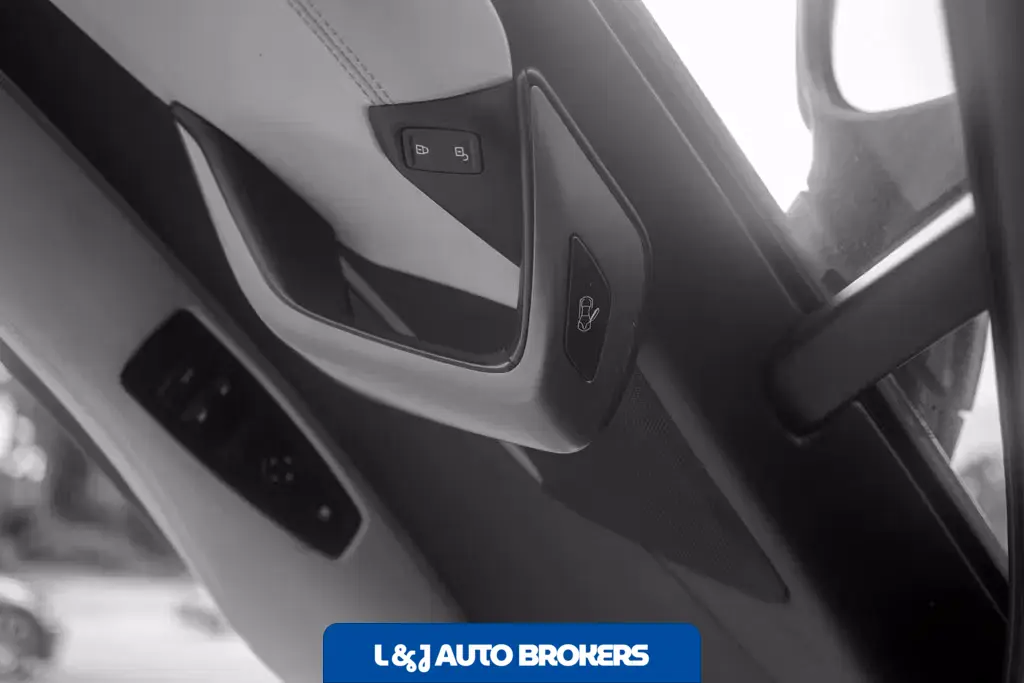2016 BMW I8 Giga World