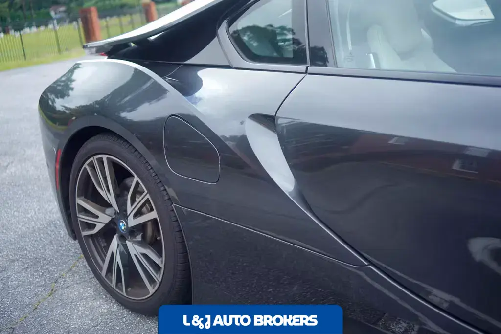 2016 BMW I8 Giga World