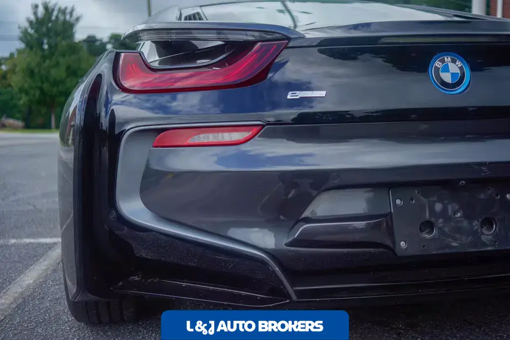 2016 BMW I8 Giga World