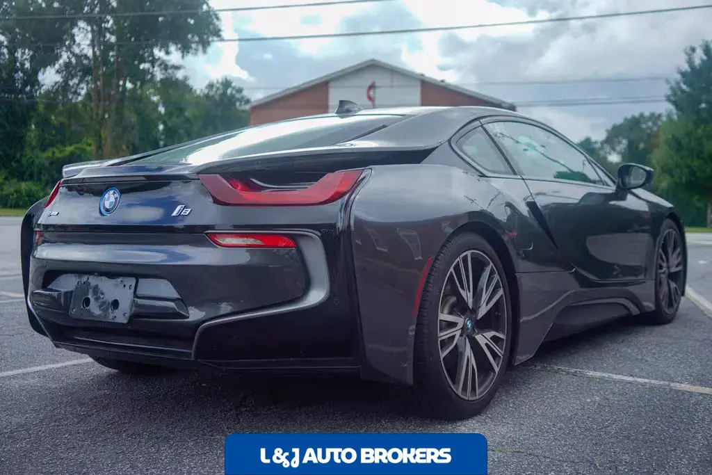 2016 BMW I8 Giga World