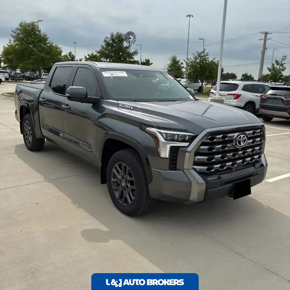 2025 Toyota Tundra Platinum HV