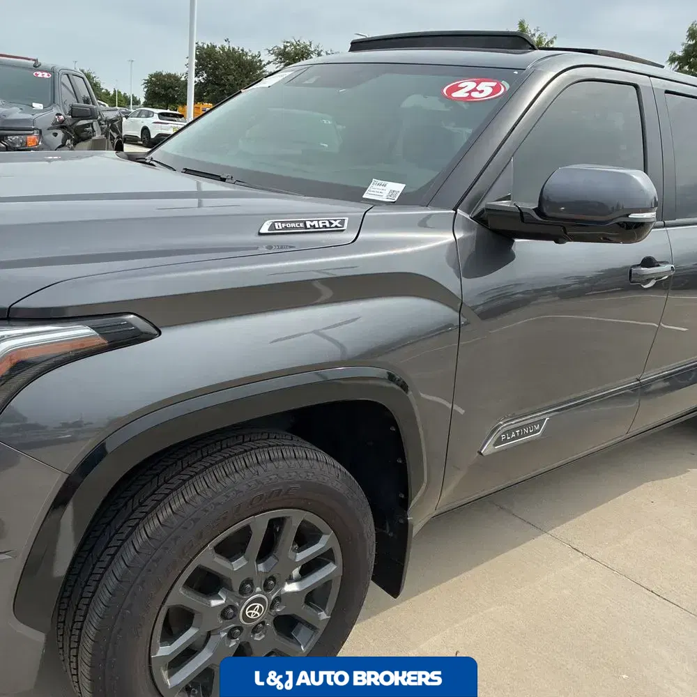 2025 Toyota Tundra Platinum HV