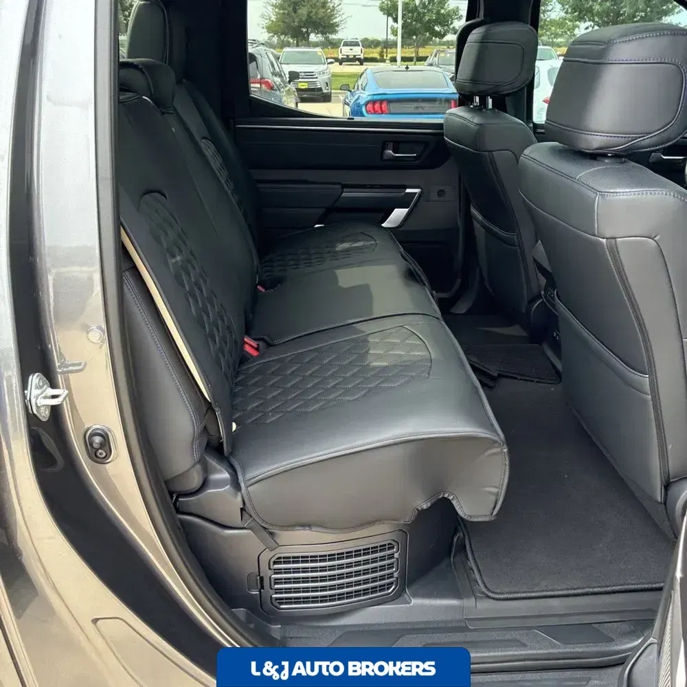 2025 Toyota Tundra Platinum HV