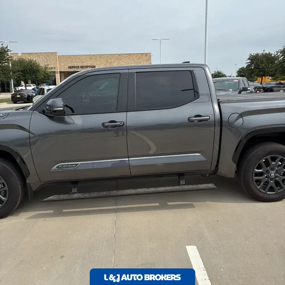 2025 Toyota Tundra Platinum HV