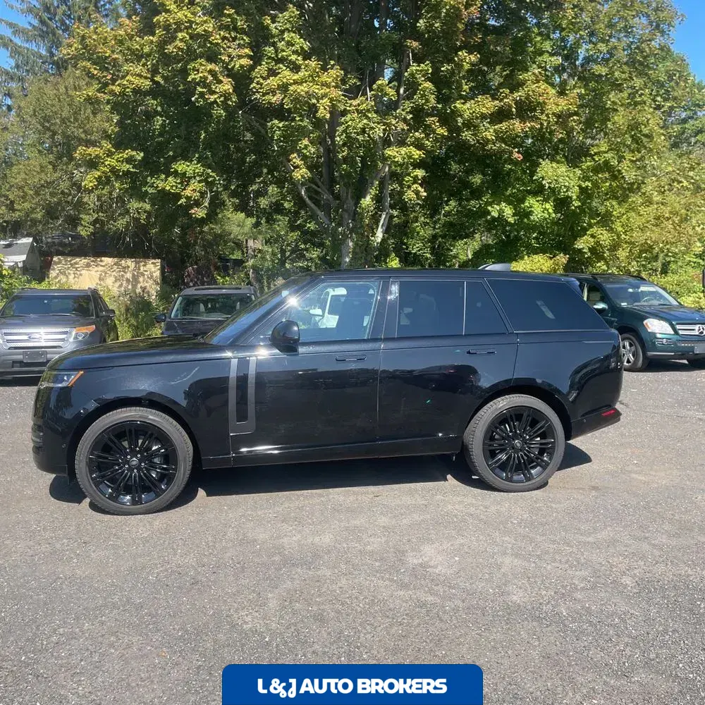 2023 Land Rover Range Rover SE