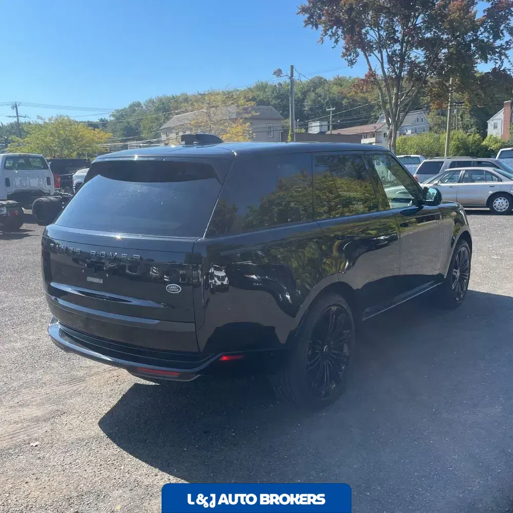 2023 Land Rover Range Rover SE