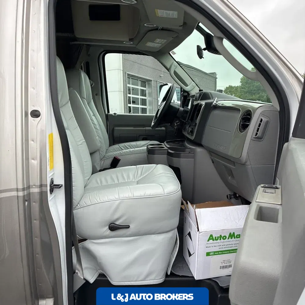 2022 Ford Commercial Vans E450