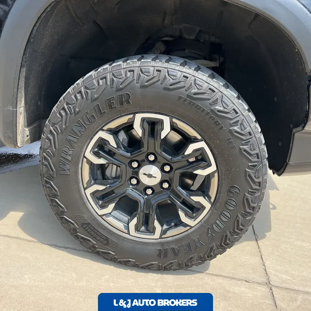 2023 Chevrolet Silverado 1500 ZR2