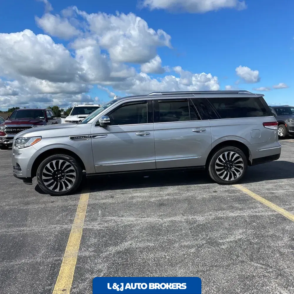 2023 Lincoln Navigator L Black Label