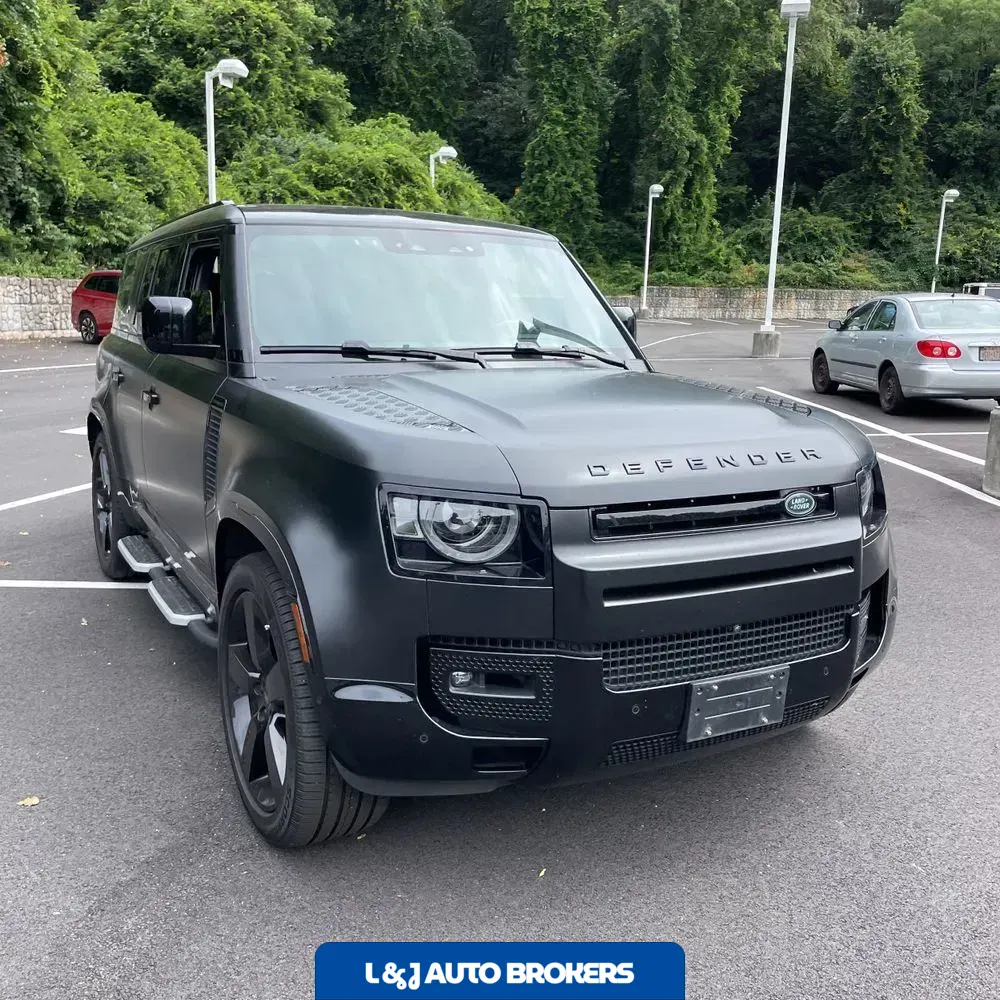 2024 Land Rover Defender 130 X-Dyn SE P400