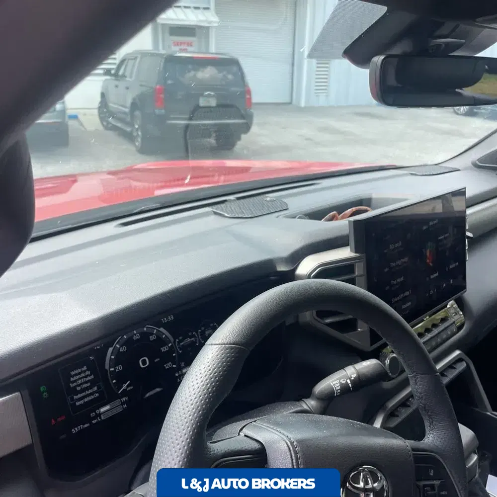 2025 Toyota Tundra Limited HV