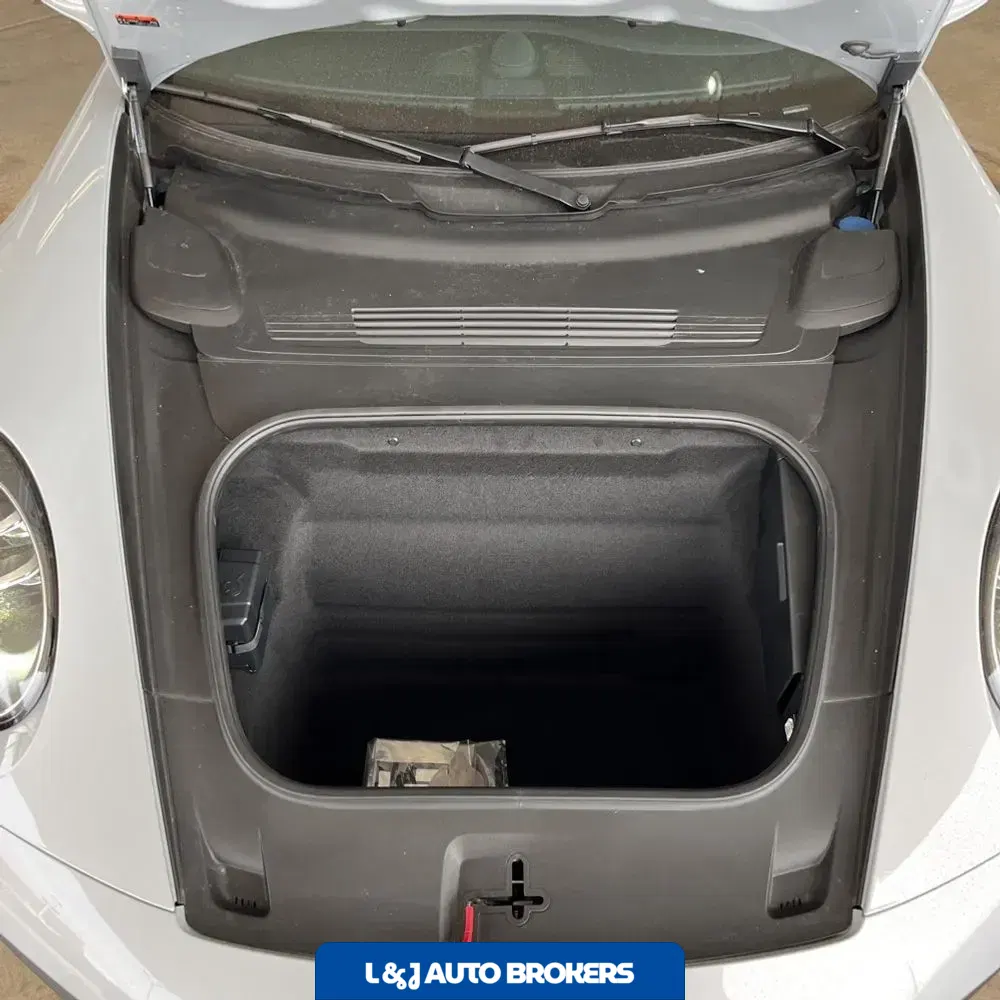 2025 Porsche 911 Carrera