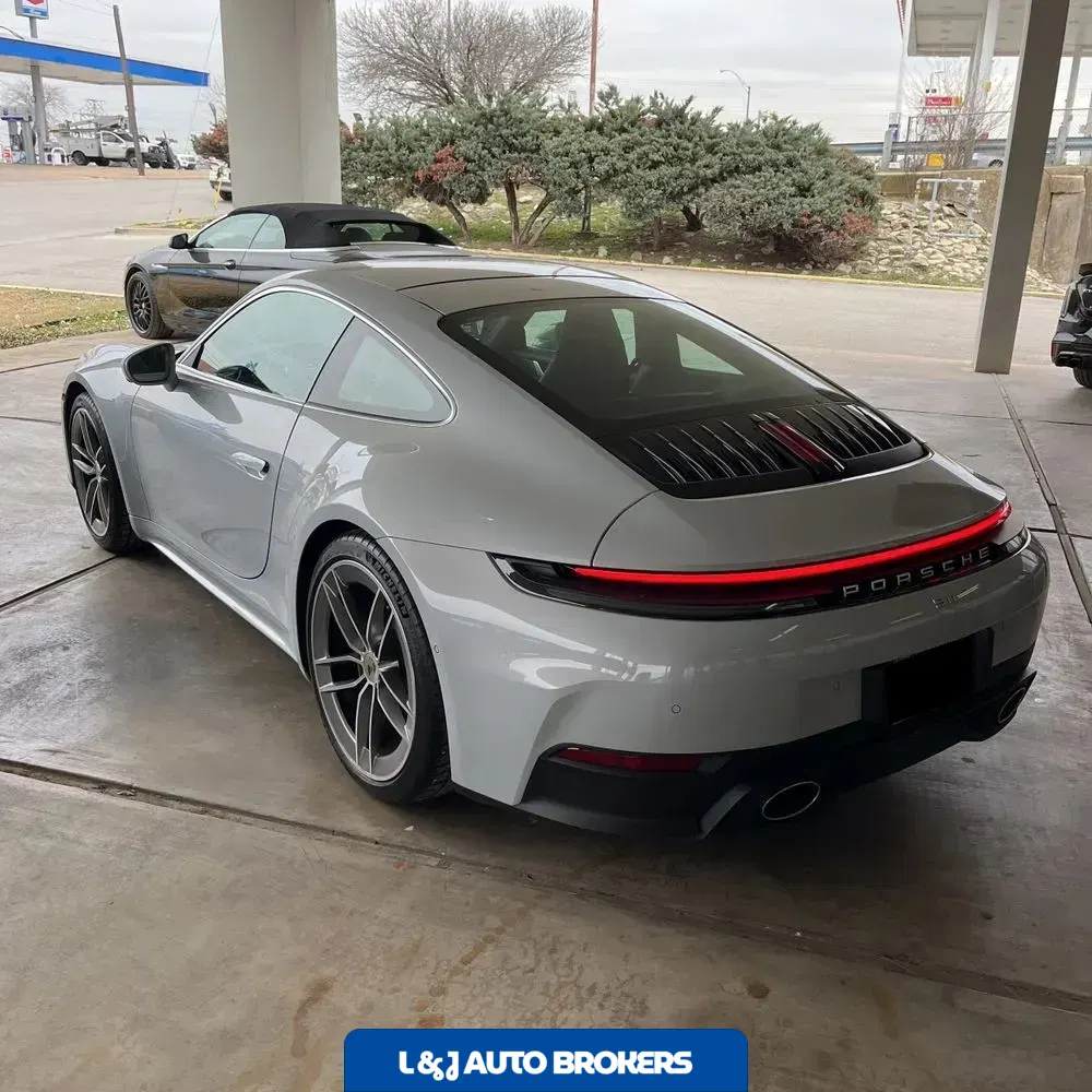 2025 Porsche 911 Carrera