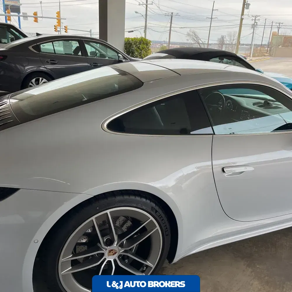 2025 Porsche 911 Carrera