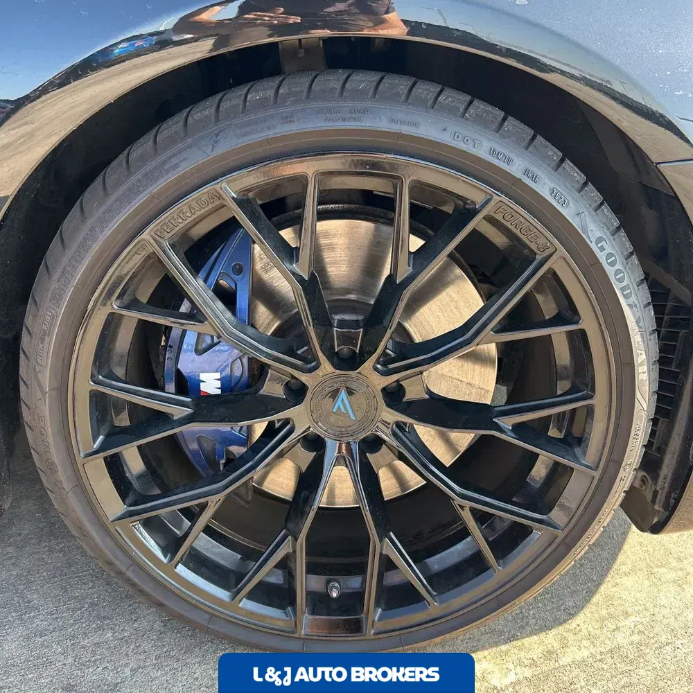 2023 BMW 5-Series M550xi