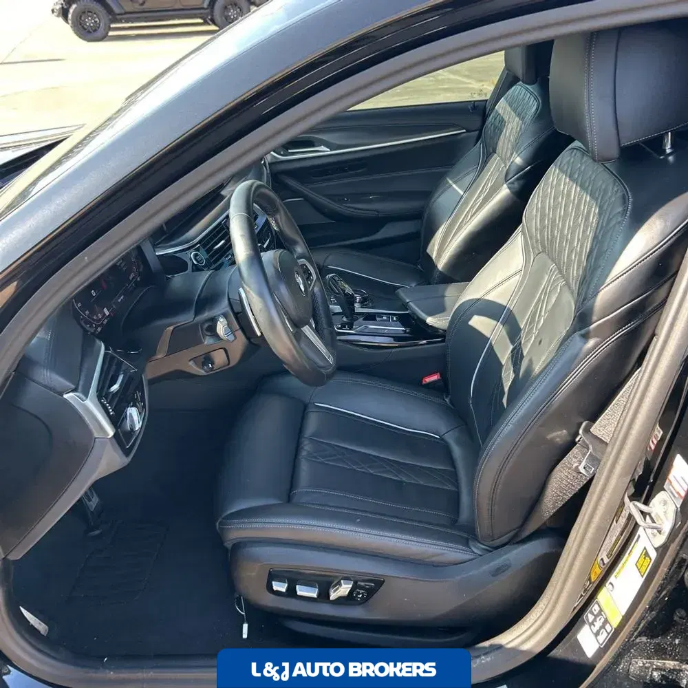 2023 BMW 5-Series M550xi