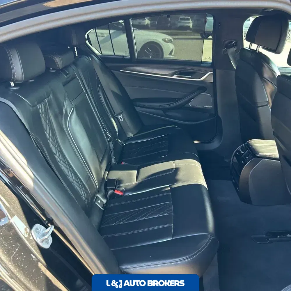 2023 BMW 5-Series M550xi