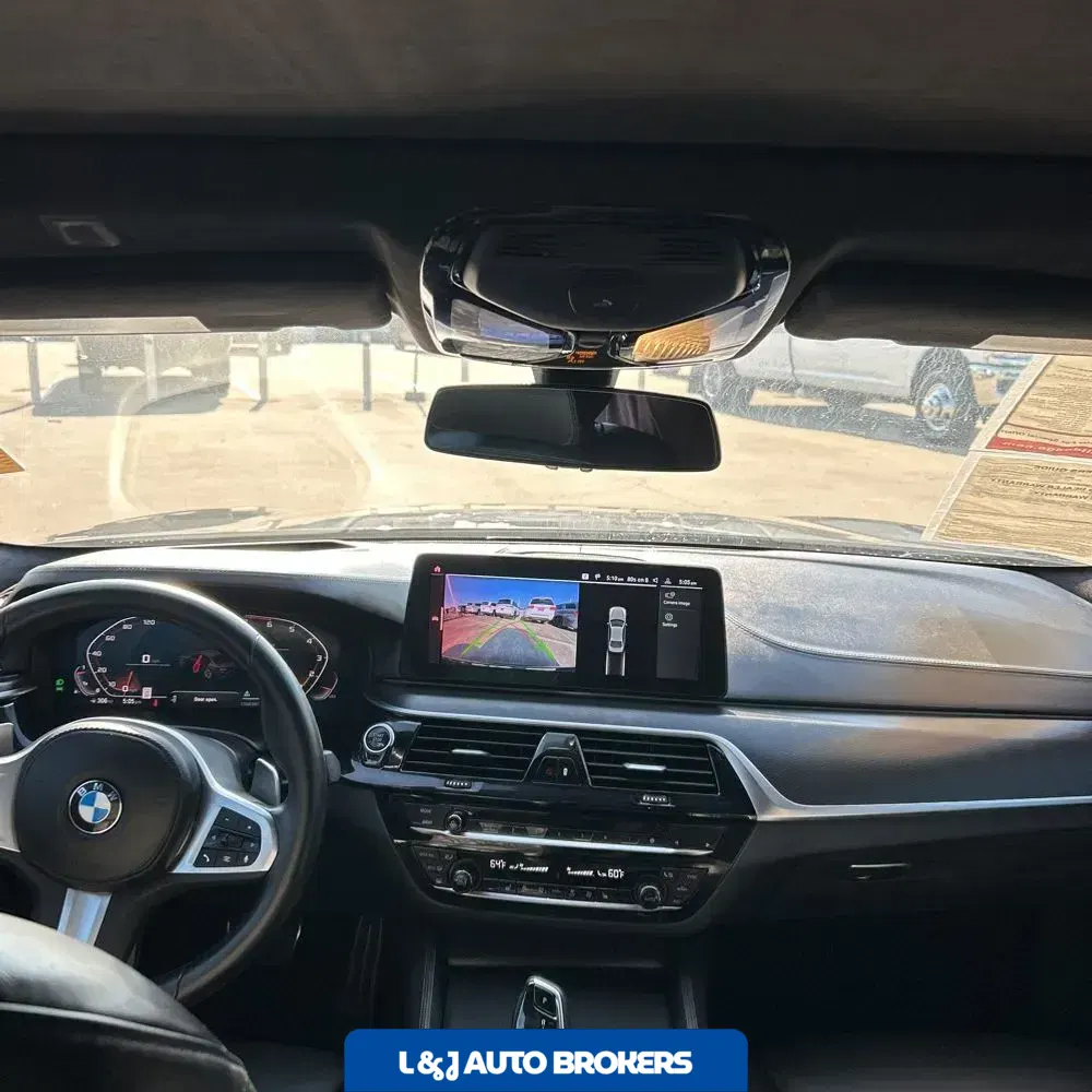 2023 BMW 5-Series M550xi
