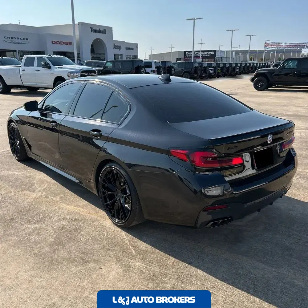 2023 BMW 5-Series M550xi
