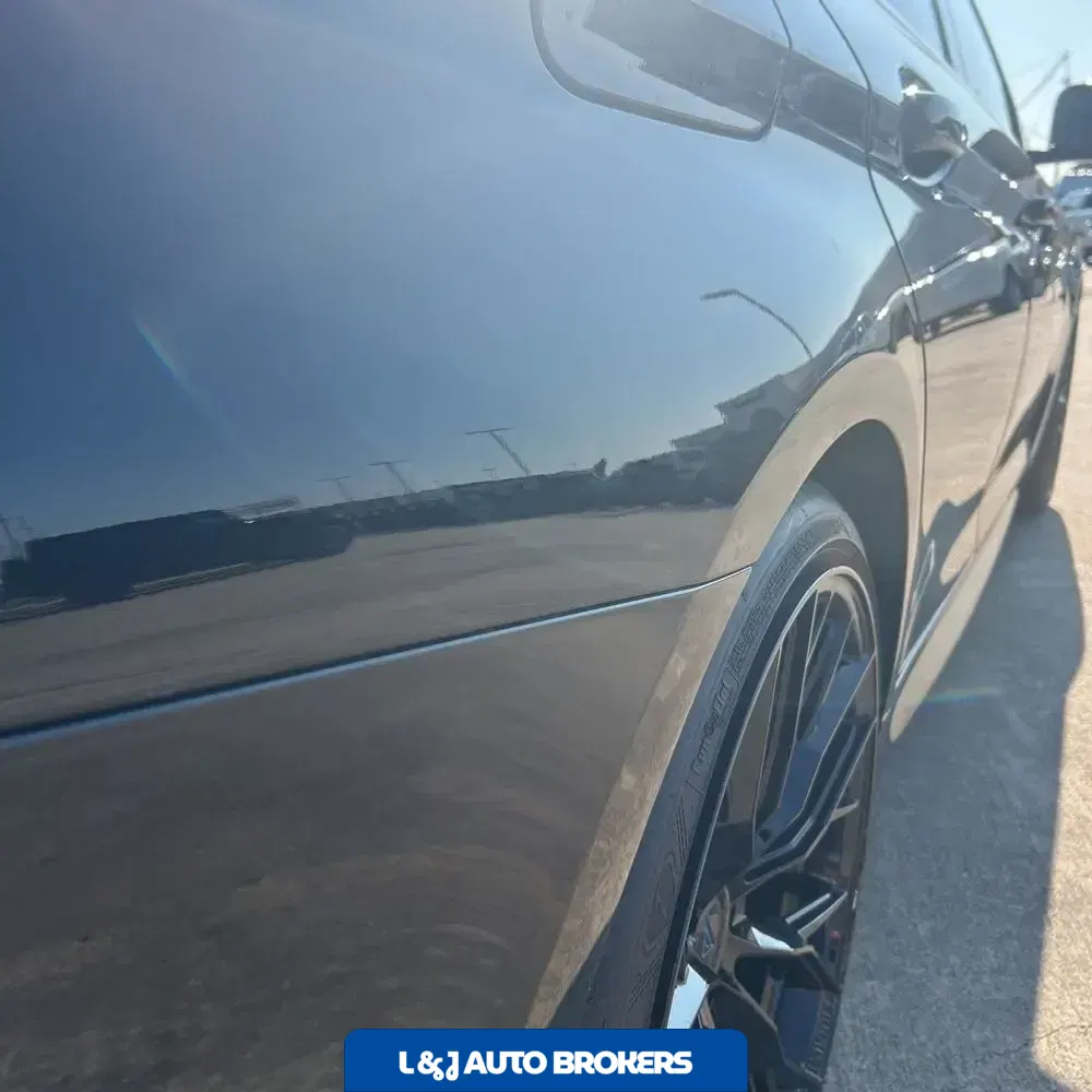 2023 BMW 5-Series M550xi