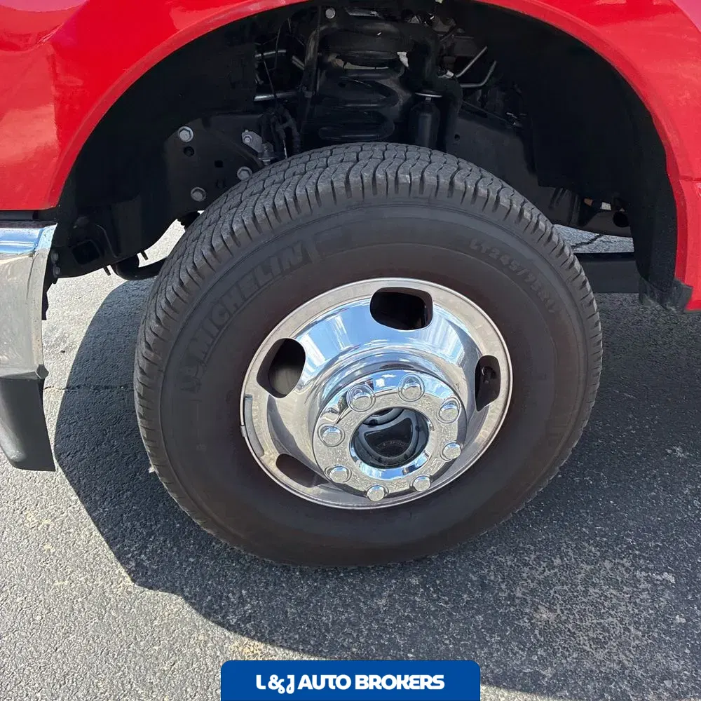 2025 Ford F-350 Super Duty Lariat