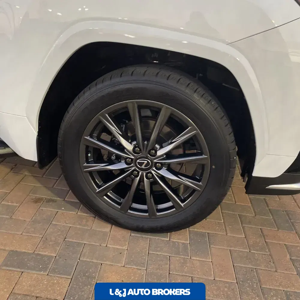 2024 Lexus LX 600 F SPORT Handling