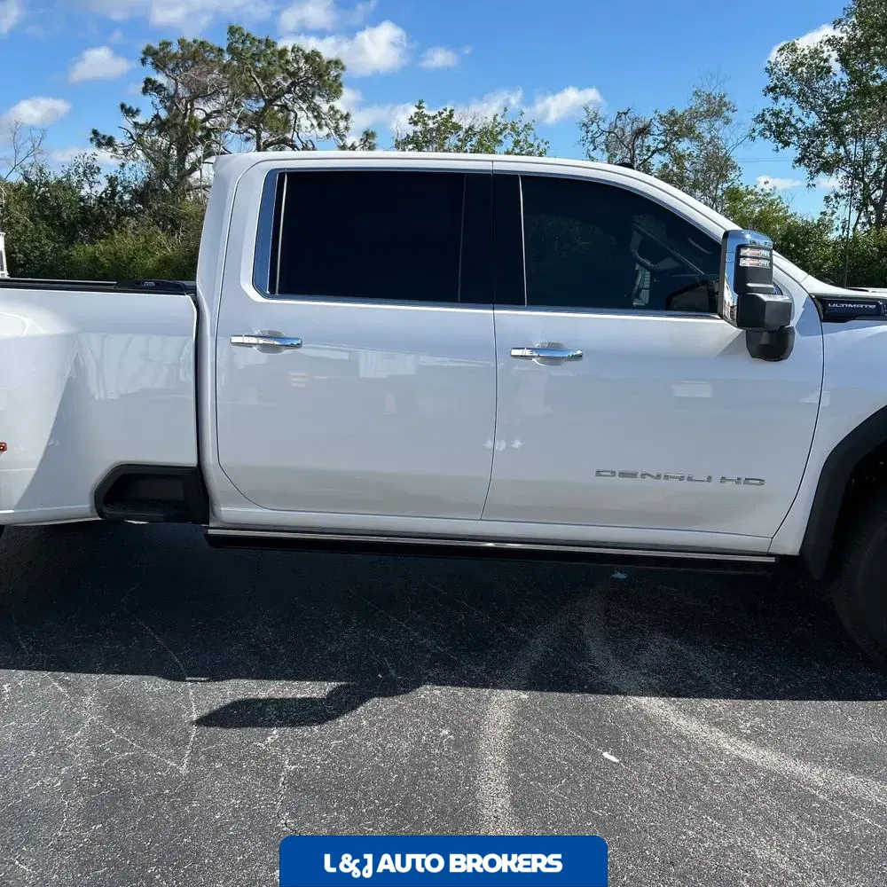 2025 GMC Sierra 3500HD Denali Ultimate