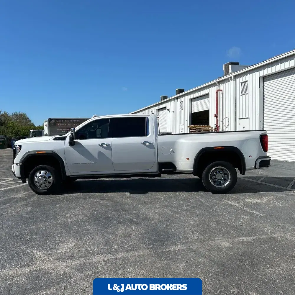 2025 GMC Sierra 3500HD Denali Ultimate