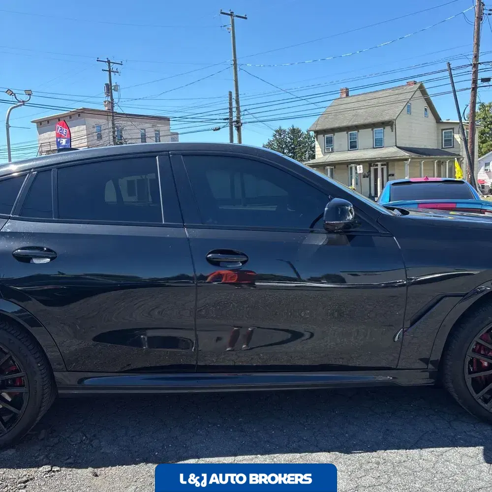 2023 BMW X6 M50i
