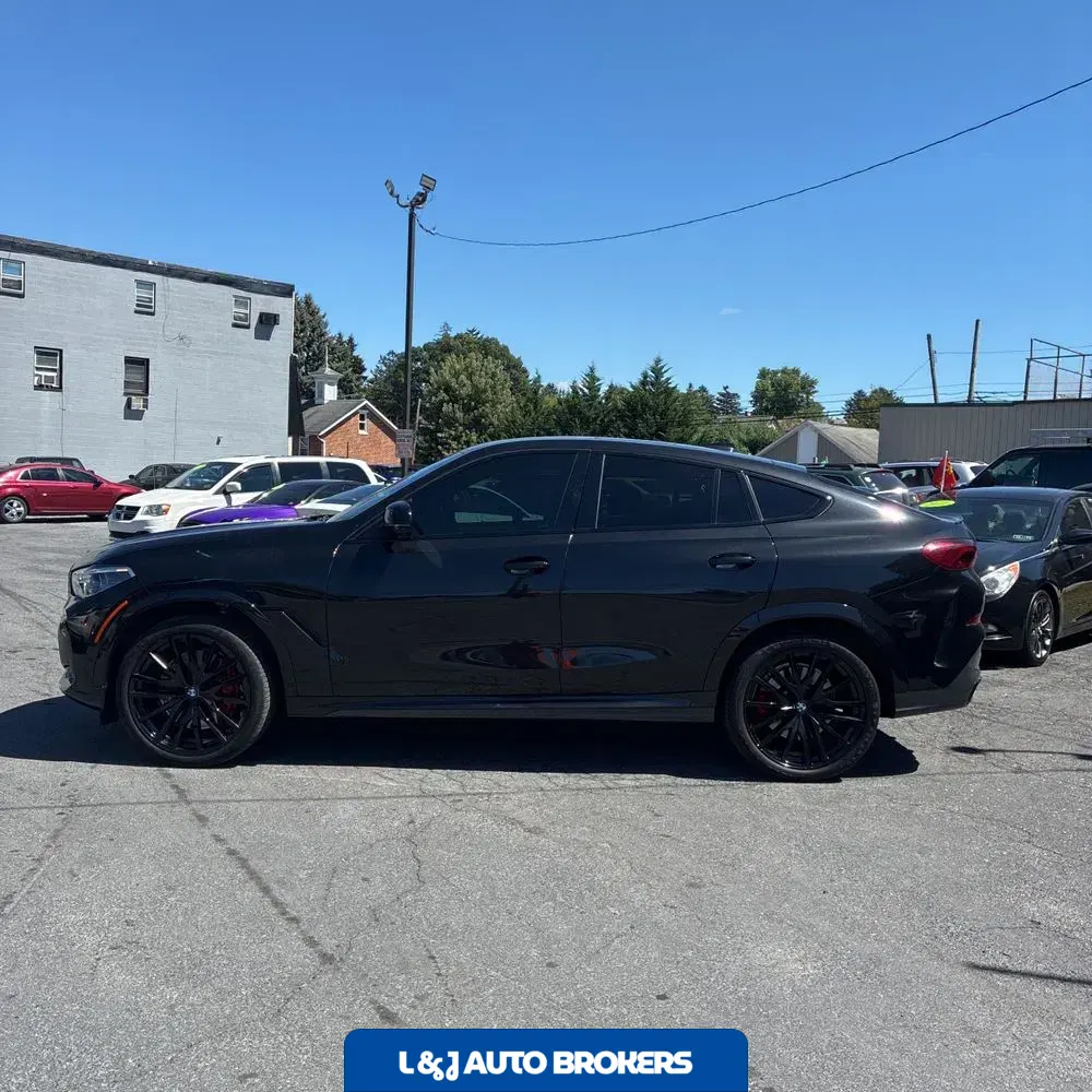 2023 BMW X6 M50i