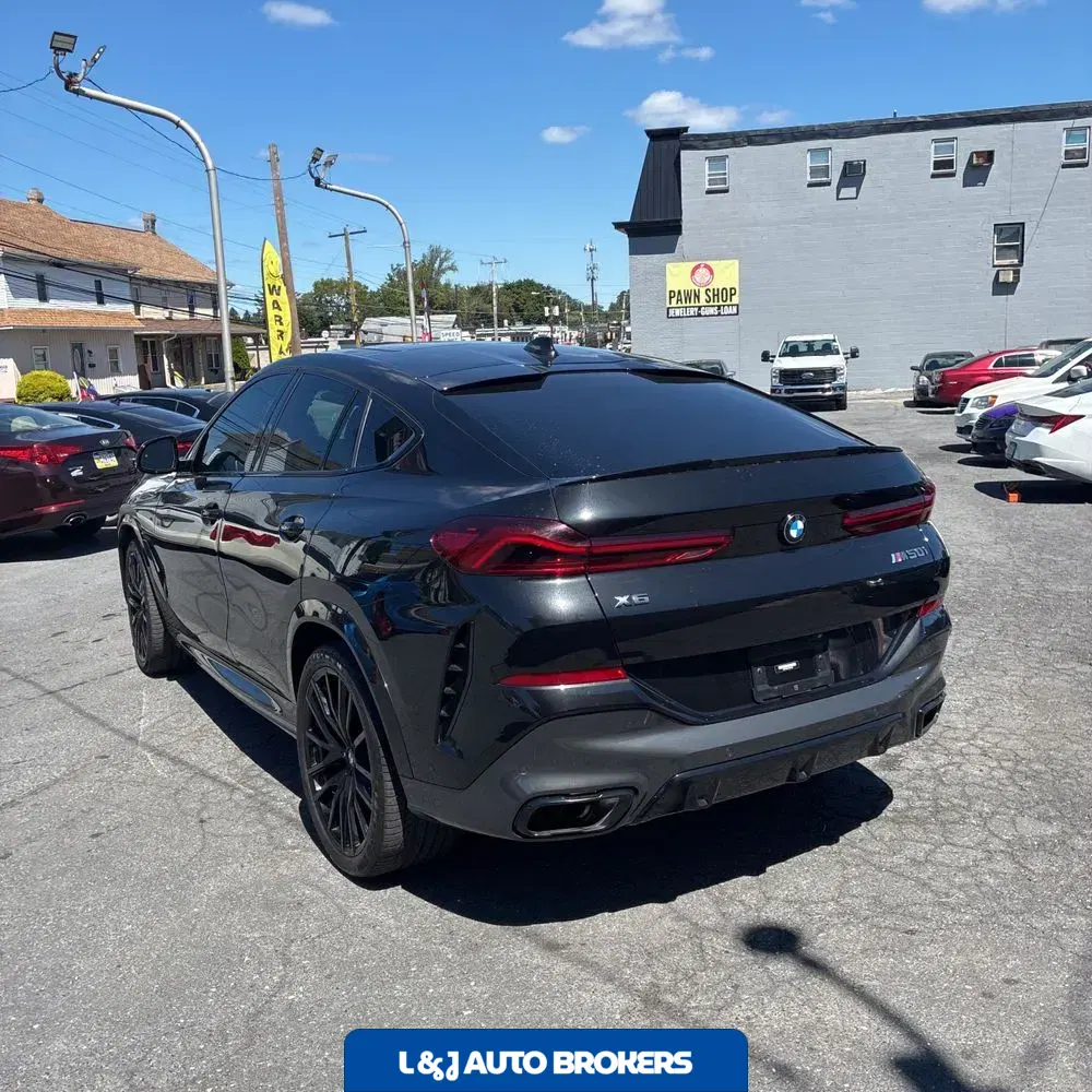 2023 BMW X6 M50i