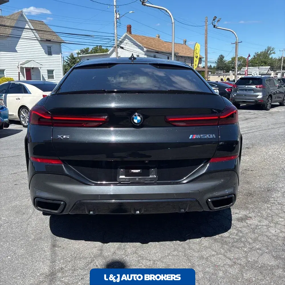 2023 BMW X6 M50i