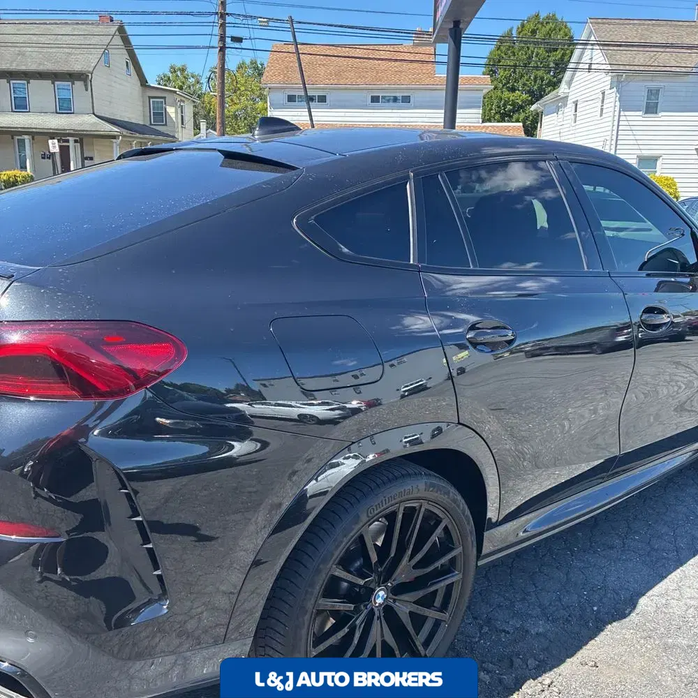 2023 BMW X6 M50i