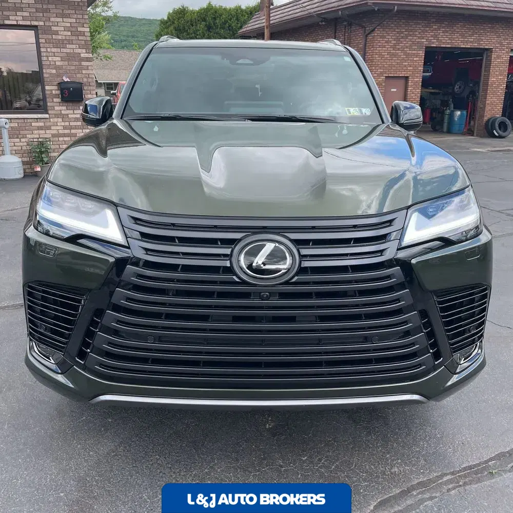2025 Lexus LX 700h Overtrail
