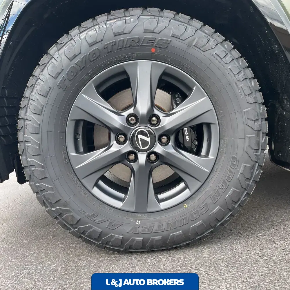 2025 Lexus LX 700h Overtrail