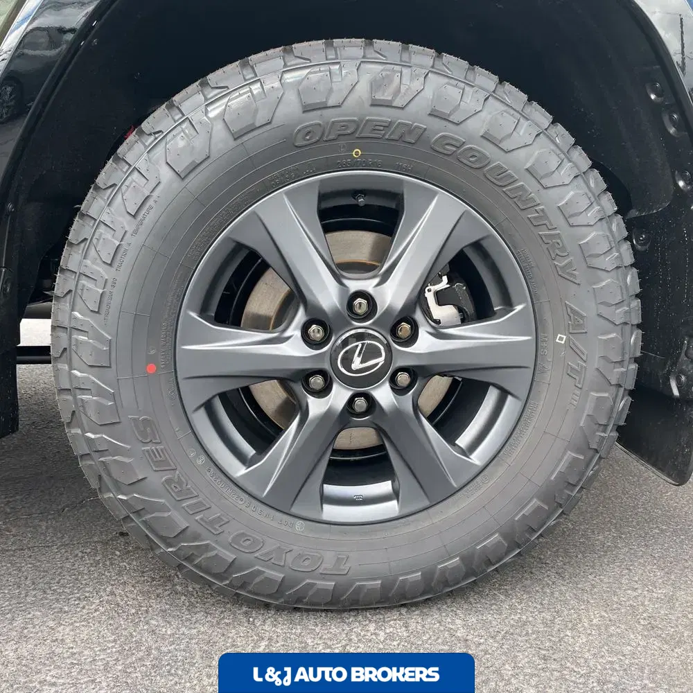 2025 Lexus LX 700h Overtrail