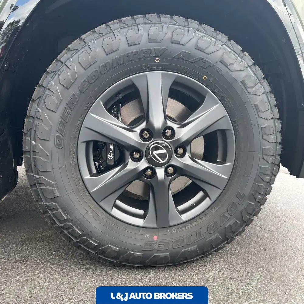 2025 Lexus LX 700h Overtrail