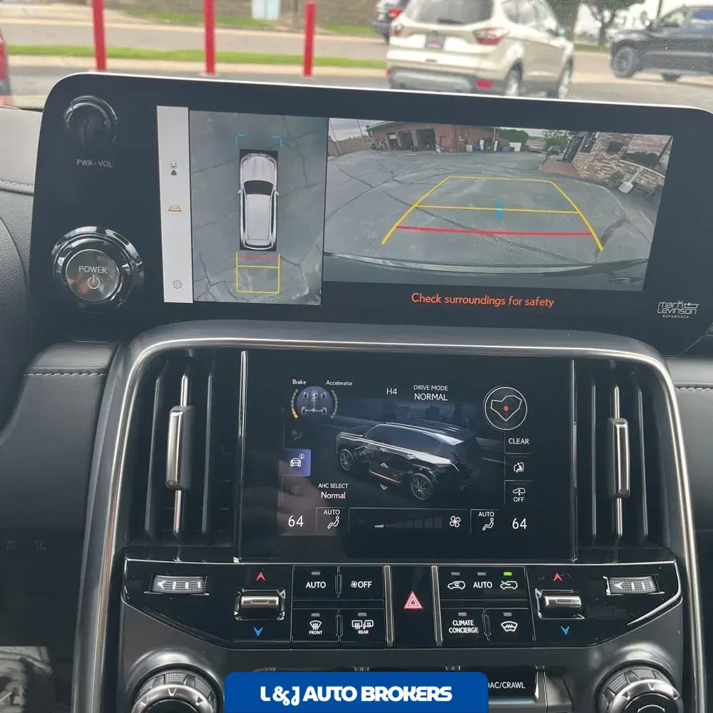 2025 Lexus LX 700h Overtrail