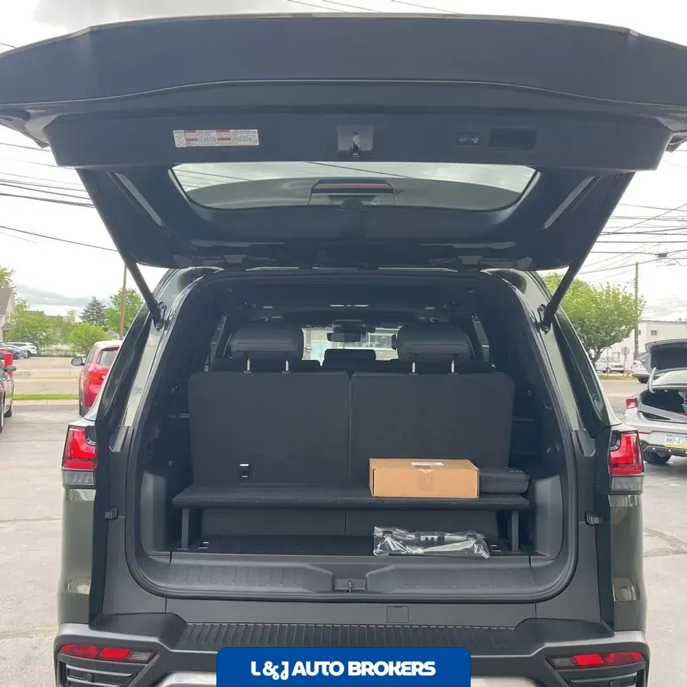 2025 Lexus LX 700h Overtrail