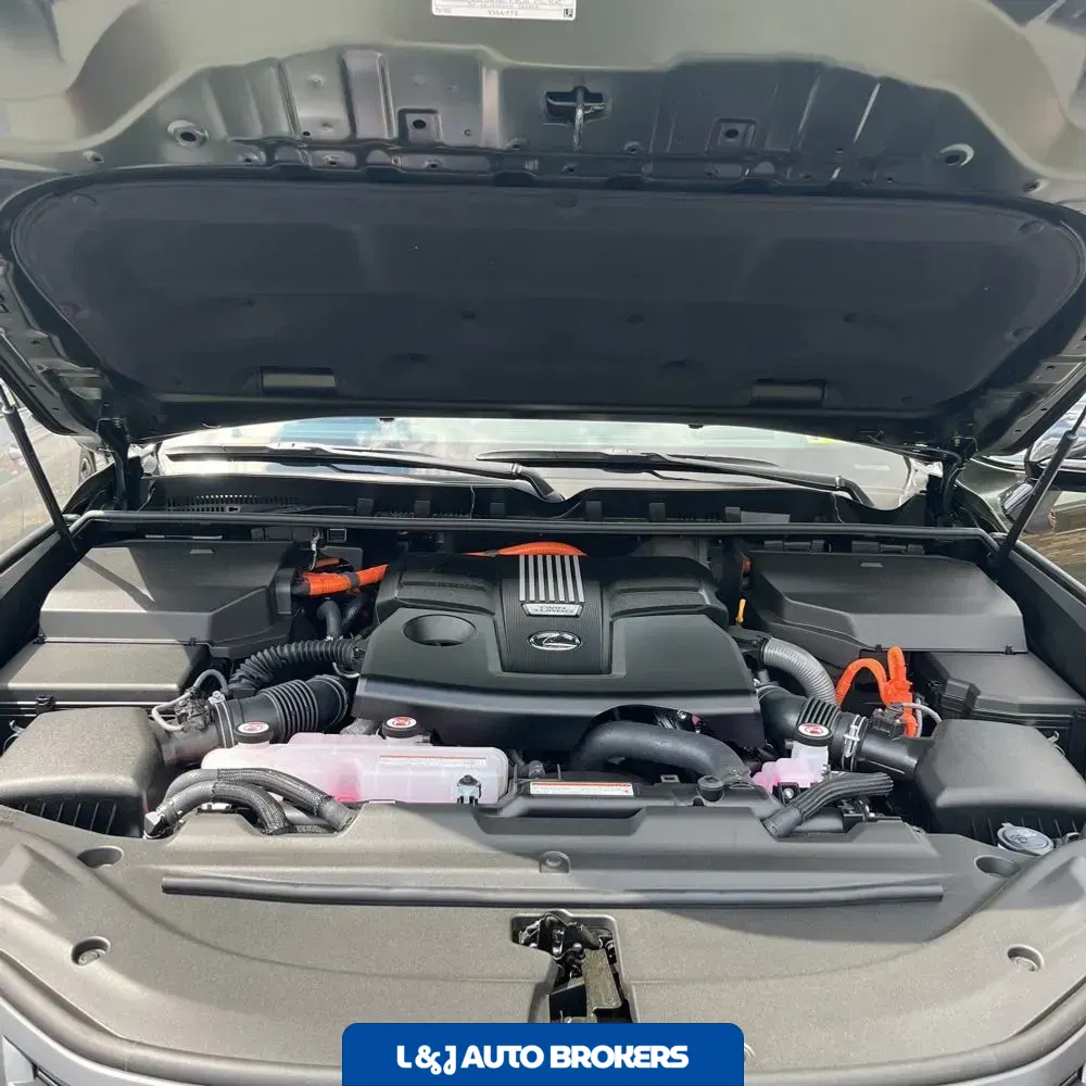2025 Lexus LX 700h Overtrail