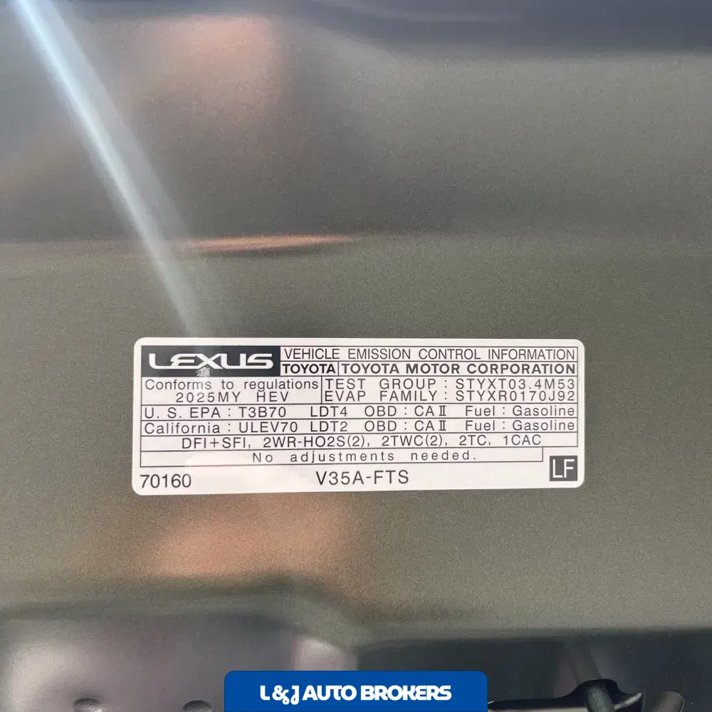 2025 Lexus LX 700h Overtrail