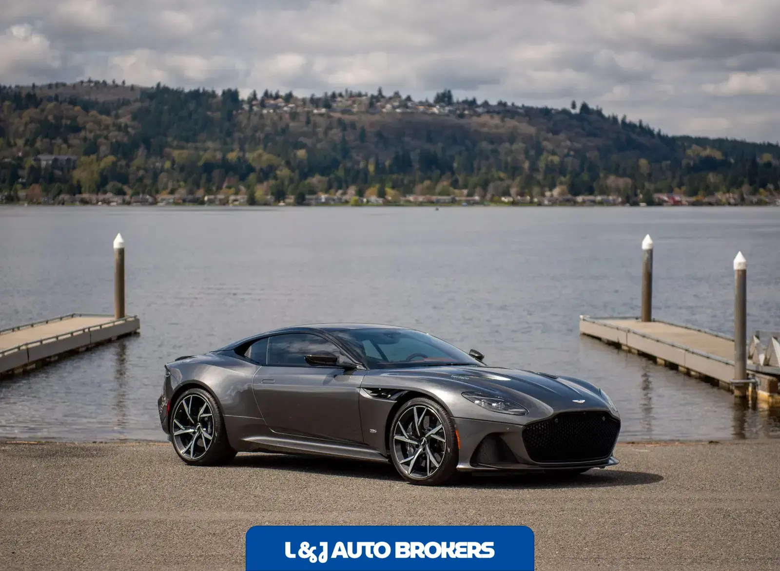 2019 Aston Martin DBS Superleggera Coupe