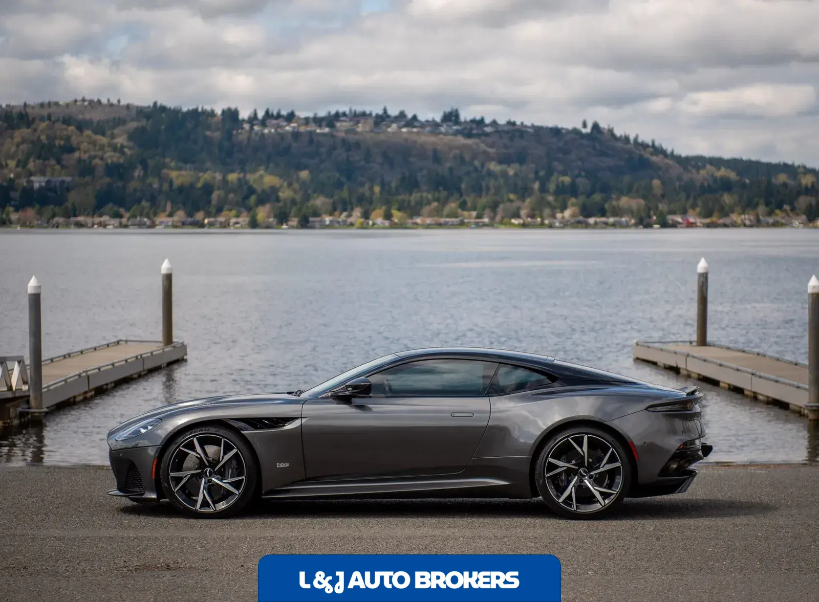 2019 Aston Martin DBS Superleggera Coupe