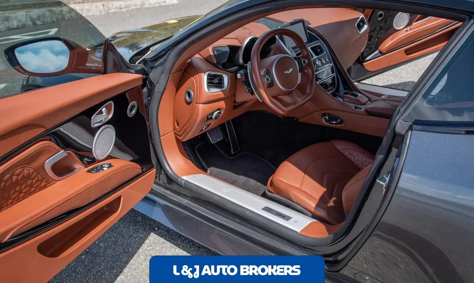 2019 Aston Martin DBS Superleggera Coupe