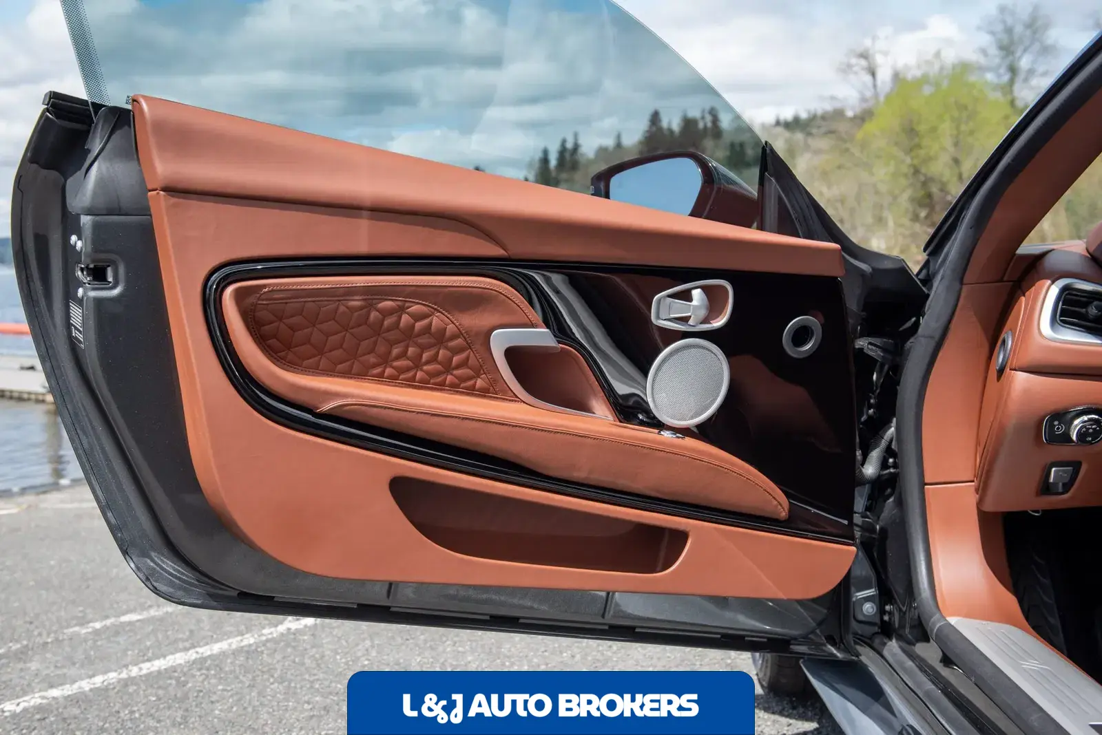 2019 Aston Martin DBS Superleggera Coupe