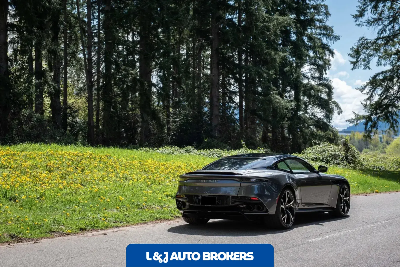 2019 Aston Martin DBS Superleggera Coupe