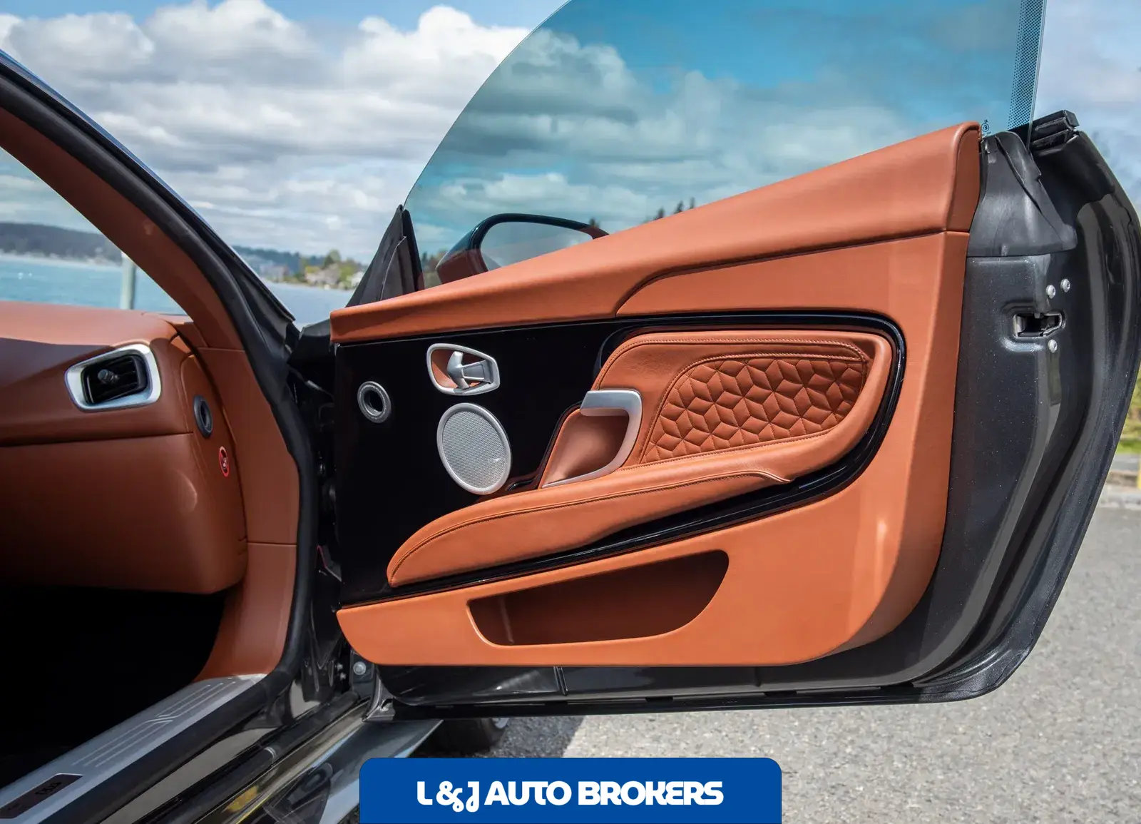 2019 Aston Martin DBS Superleggera Coupe