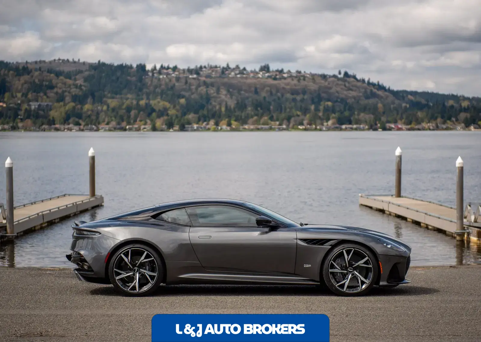 2019 Aston Martin DBS Superleggera Coupe