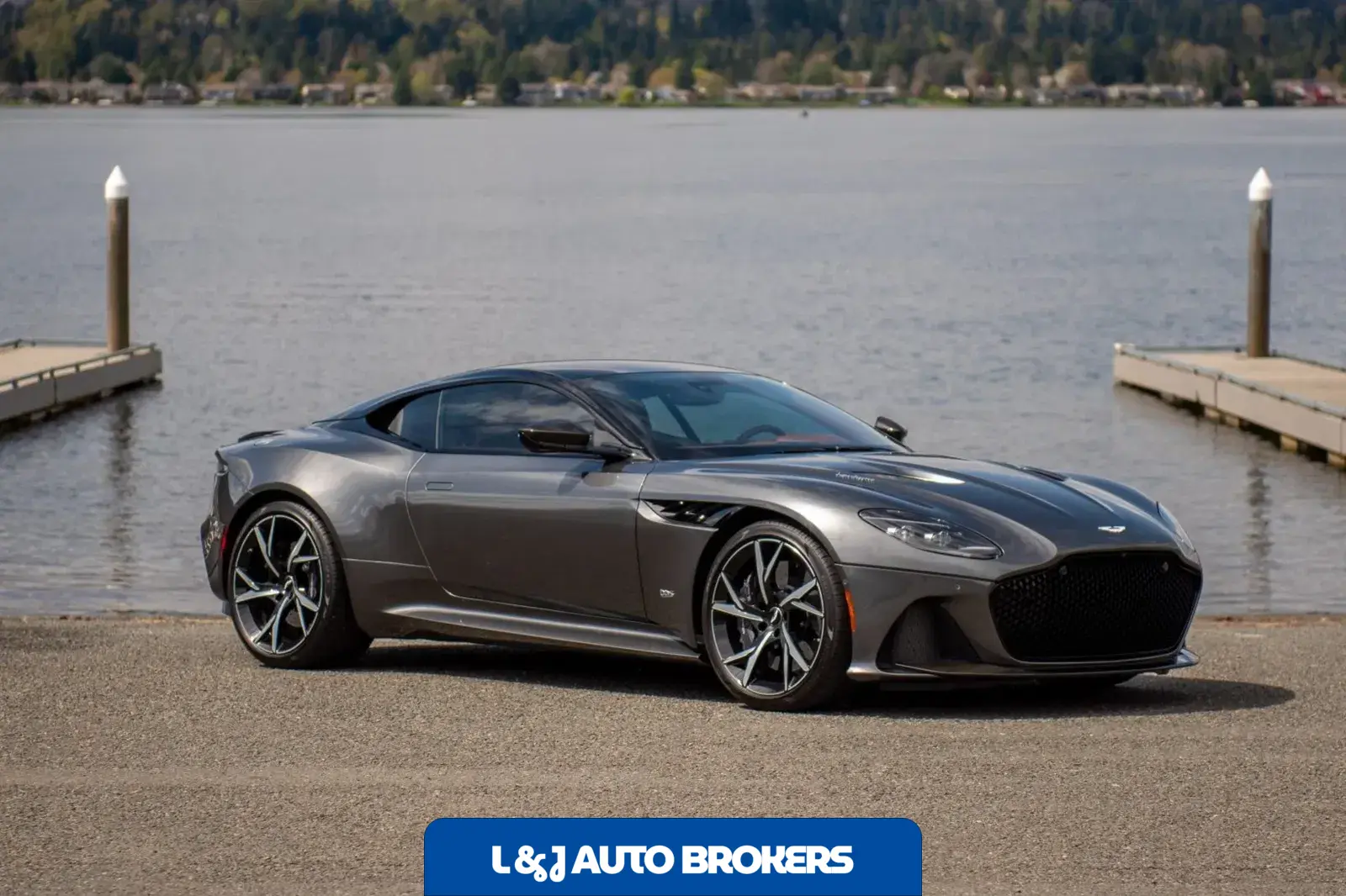 2019 Aston Martin DBS Superleggera Coupe